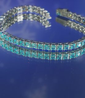 Vòng tay tennis đính full đá Light Blue cho tiết trời se lạnh