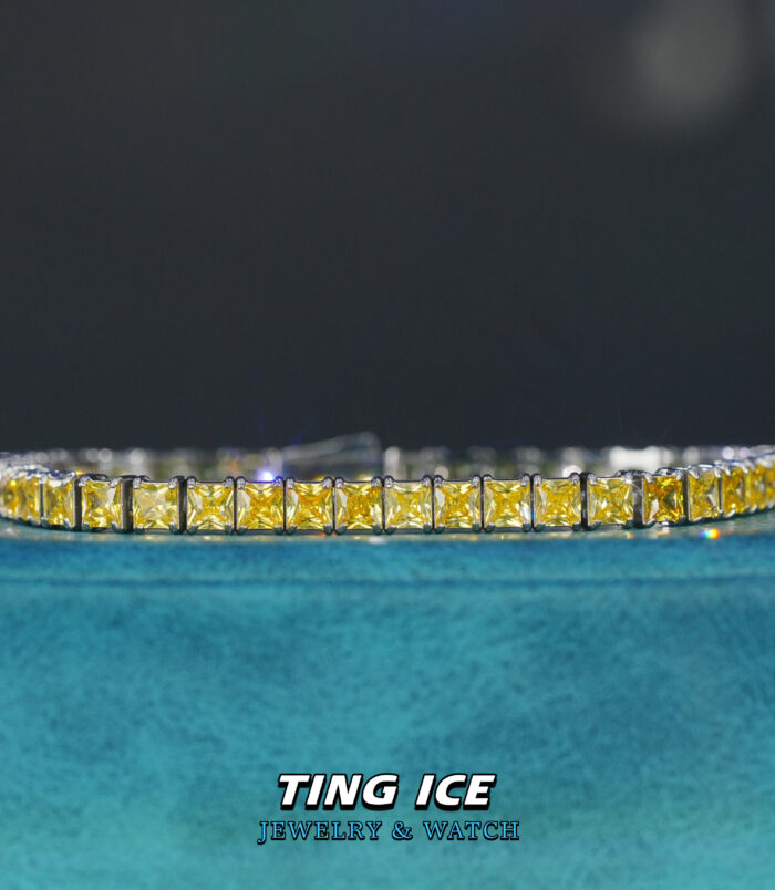 Lắc tay Tennis Baguette Vuông Full Ice Yellow mùa hè trên tay